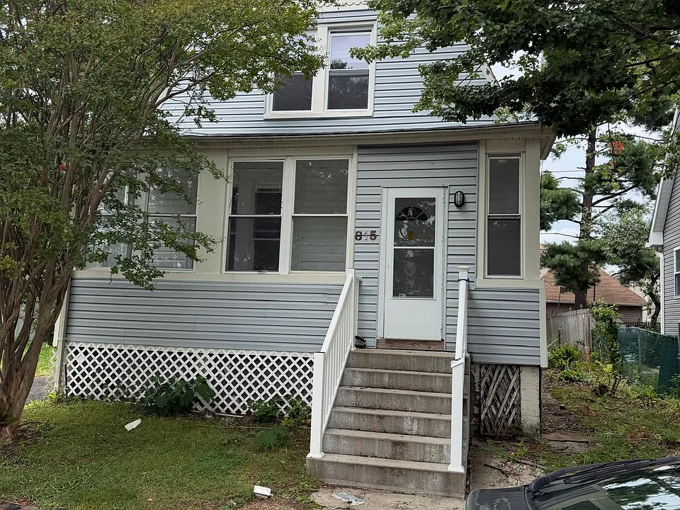 815 Essex Ave #1
