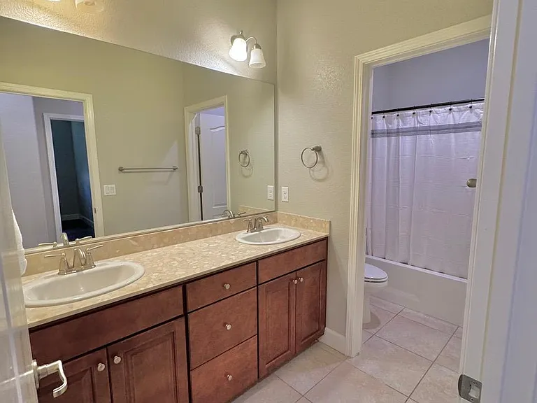 10520 Rollins Dr — Photo 16