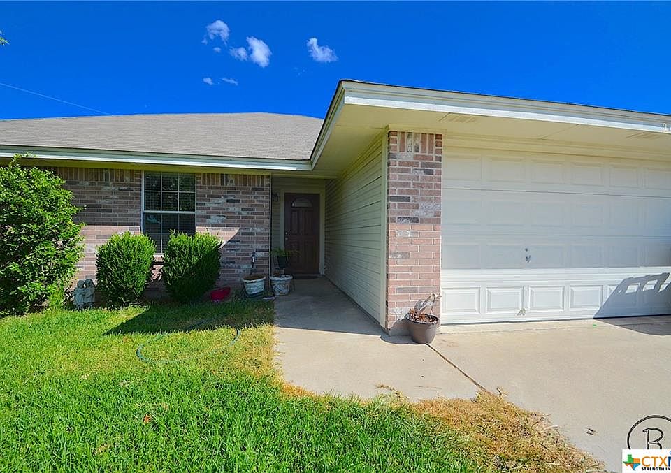 1st image of 2413 Upland Bend Dr