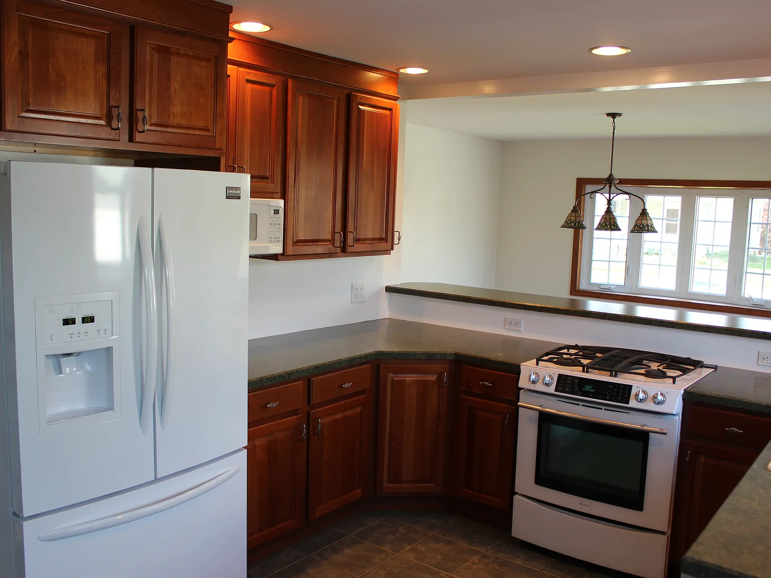 4 bed, 2200 sqft, $2,895 — Photo 1