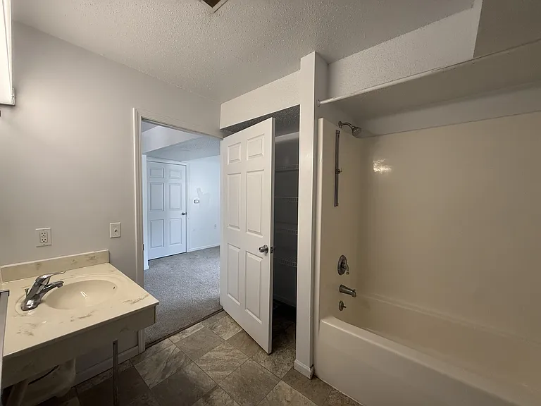 330 W Cherry St #Y23 — Photo 6