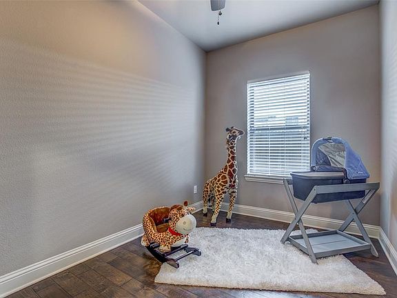4th image of 328 Western Sky Ln