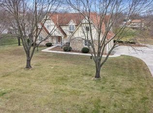 12913 NW 79th St, Parkville, MO 64152