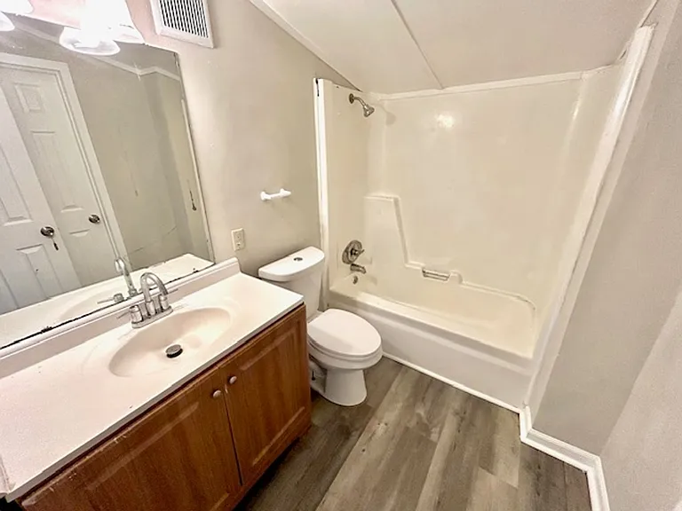 4216 Chalet Cir NW — Photo 11