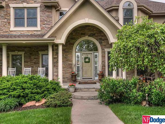 2nd image of 16572 Crestfield Dr