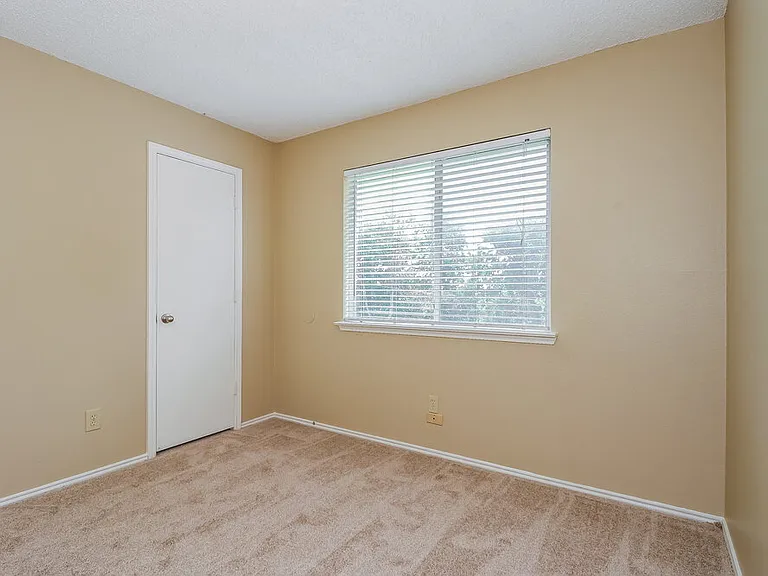 6309 Brookmont Ct — Photo 11