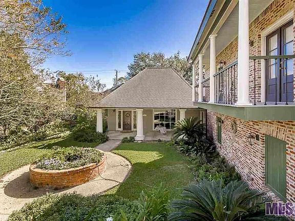 3rd image of 8114 Cypress Lake Dr