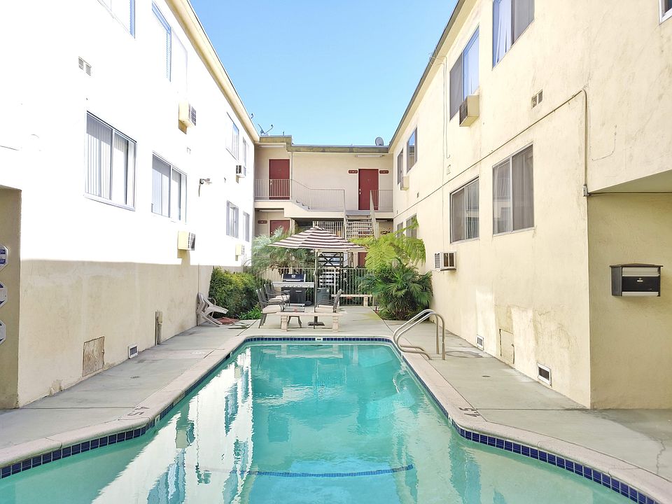 1st image of 1939 Argyle Ave APT 13