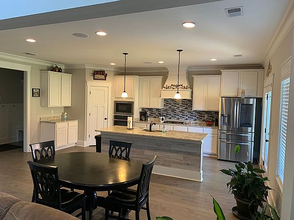 4th image of 125 Shoals Landing Dr