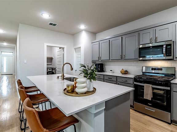 3rd image of 2122 Mossfield Ln