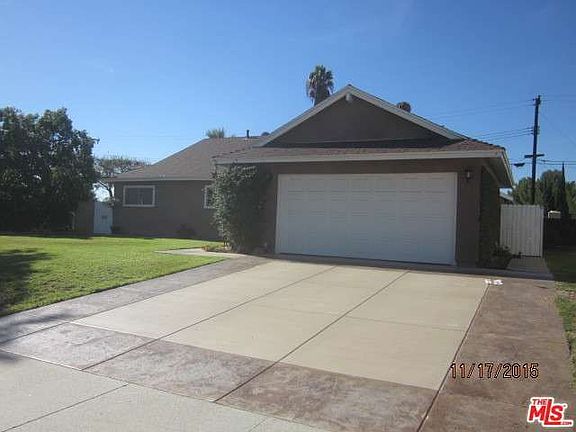 3rd image of 851 N Banna Ave