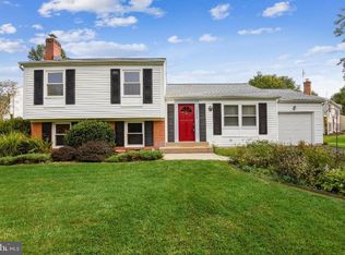 12628 Pinecrest Rd, Herndon, VA 20171