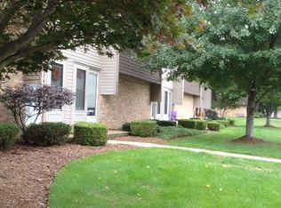 6031 Island Dr NW, Canton, OH 44718