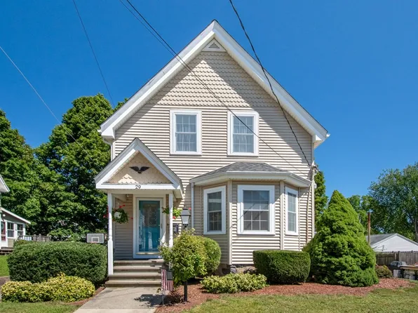 29 Blanchard St, Rockland, MA 02370