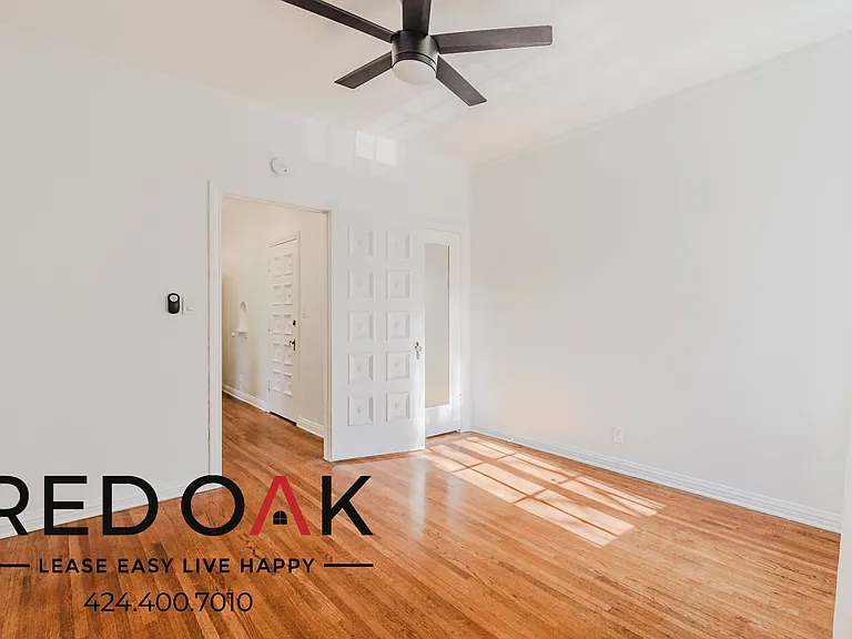 180 S Sycamore Ave #201 — Photo 18