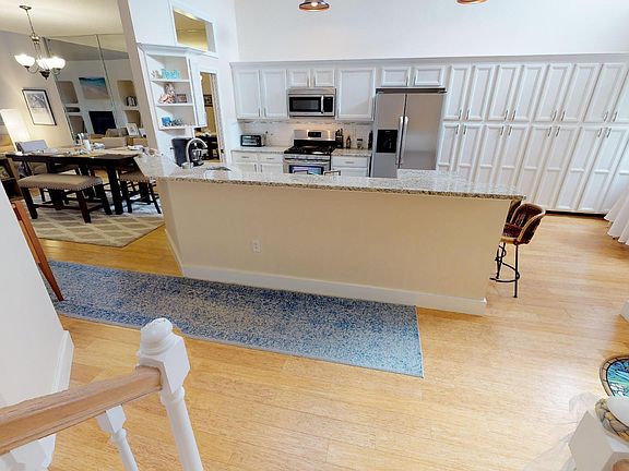 4th image of 504 Island Ct
