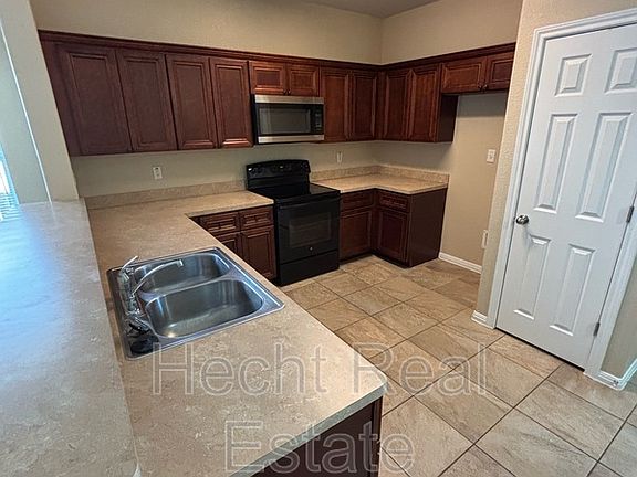 4th image of 318 Main St #B