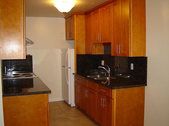 4th image of 455 Firloch Ave #2