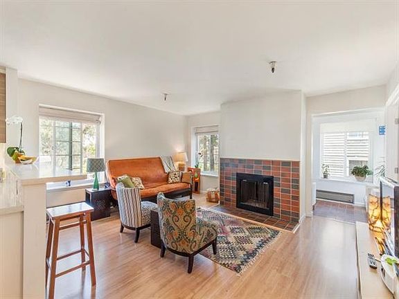 3rd image of 735 El Camino Real APT 301