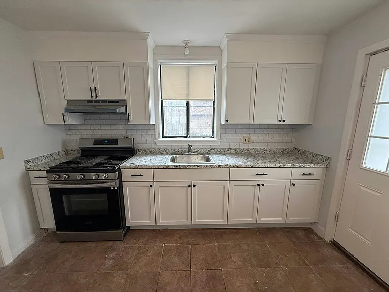 116 Fort Pleasant Ave #2L — Photo 9