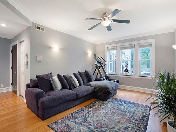 4th image of 5656 N Maplewood Ave #1