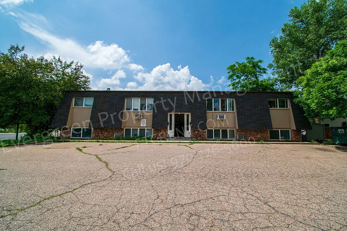 Building Photo - 1931 Ross Ct