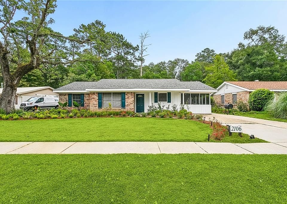 1st image of 2106 Park Dr