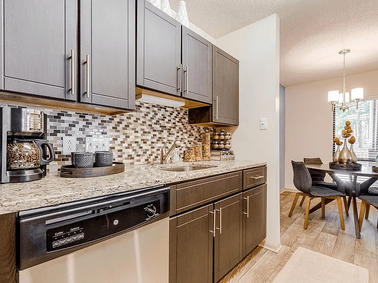Madison Southpark Apartment Homes — Photo 19