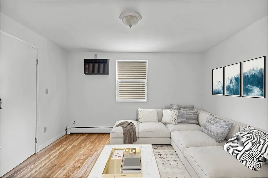 3 bed, 850 sqft, $3,100 — Photo 3
