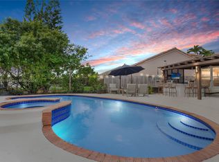 15992 SW 73rd St, Miami, FL 33193