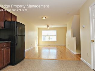 407 River View Ln, Norwich, CT 06360