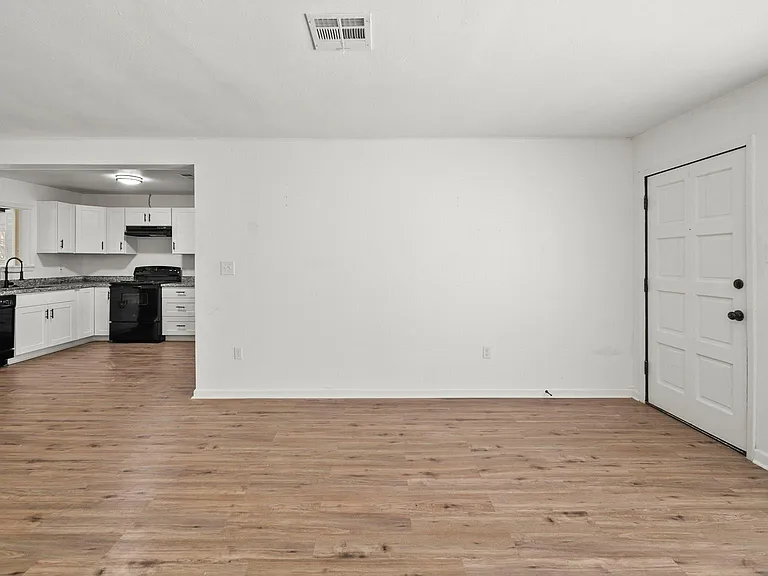 8327 Bonner Dr — Photo 9
