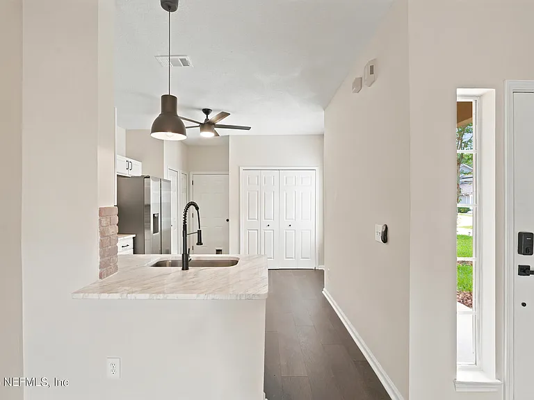 577 Scrub Jay Dr — Photo 6