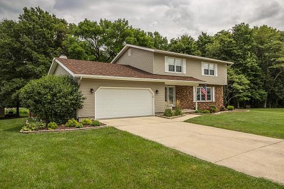2nd image of 8 Dogwood Ln