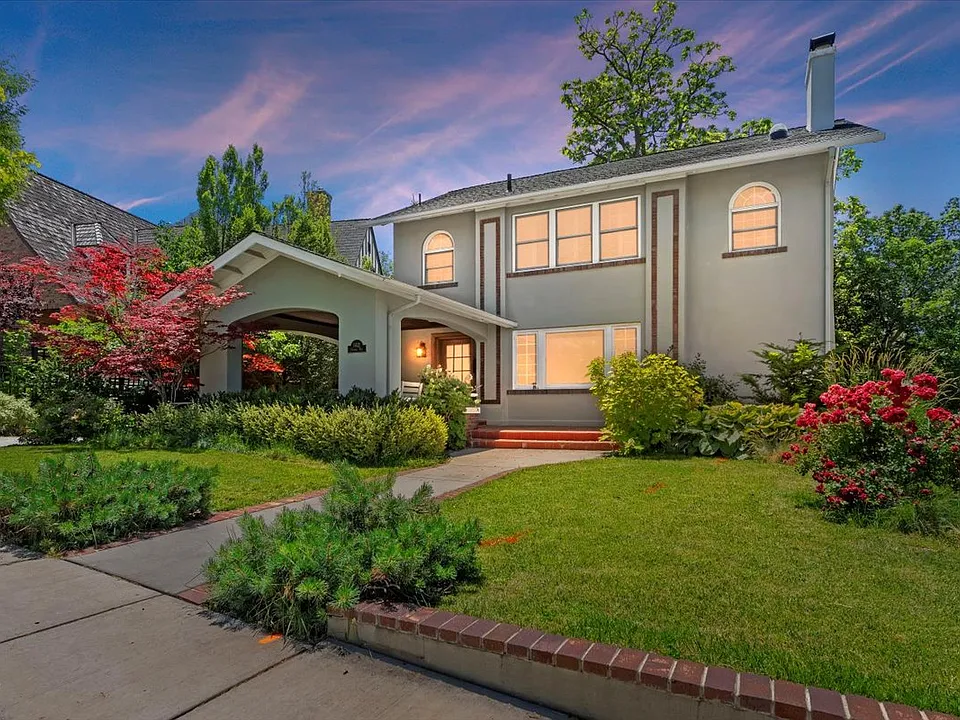 1442 E Federal Way