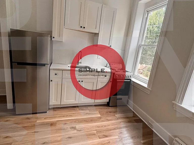434 Woodward St — Photo 10