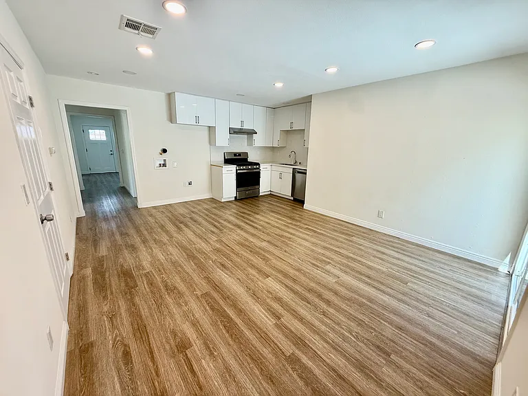 11725 Keith Dr — Photo 4