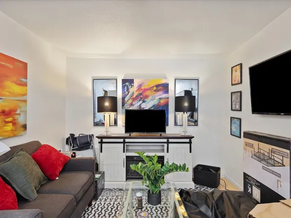 670 N 11th St, Laramie, WY 82072