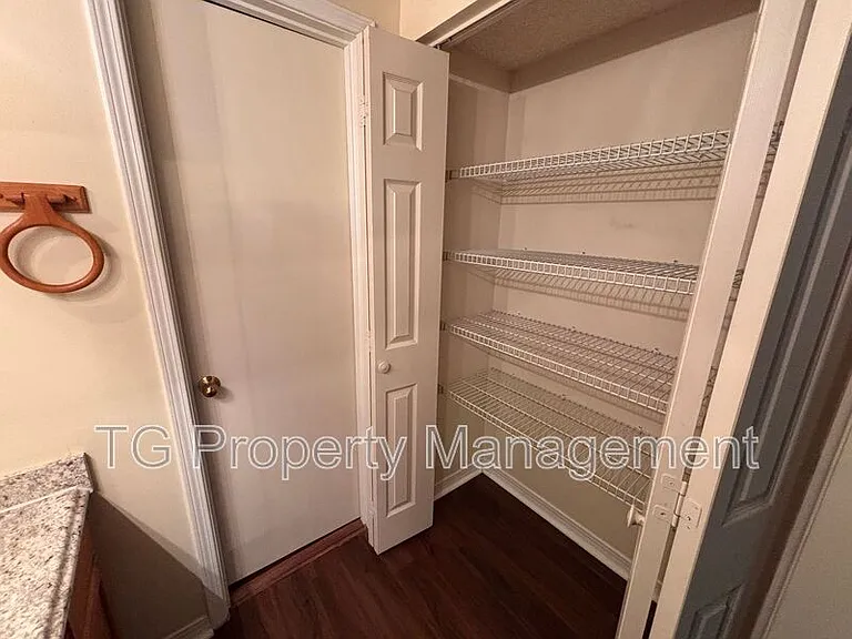 8531 Sturbridge Cir E — Photo 18
