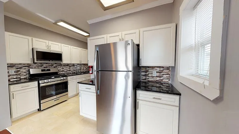 315 S Beech St — Photo 4