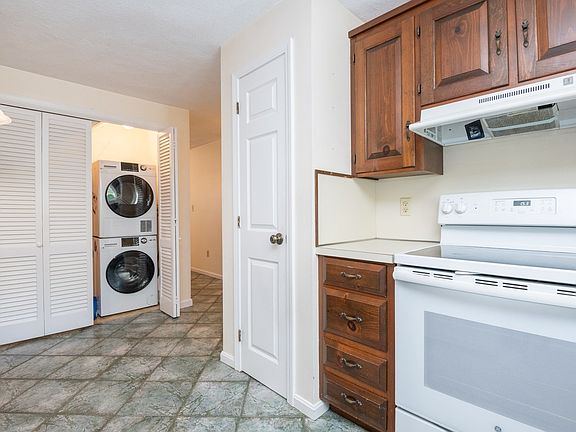 5th image of 401 Colonial Dr Unit 16