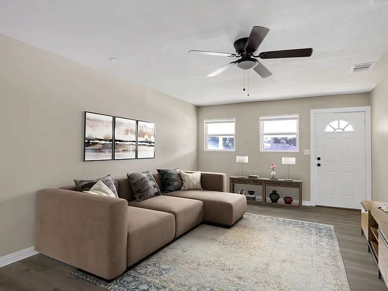 2520 N Hickory St — Photo 6