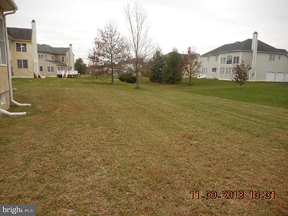 5th image of 808 Lowell Dr