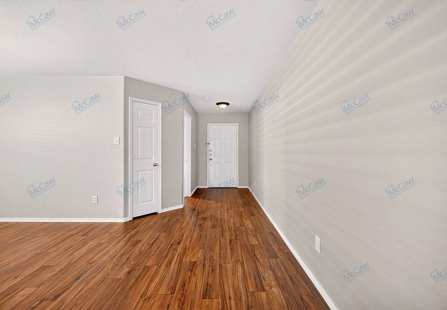 4 bed, 2.0 bath, 2080 sqft, $2,300 — Photo 4
