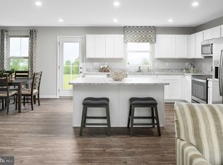 145 Peridot Dr, Chambersburg, PA 17202