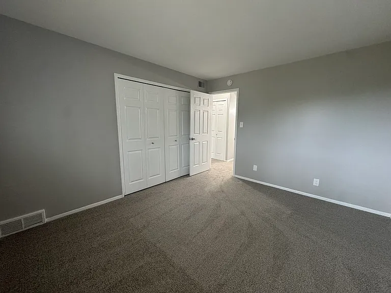 939 James St #11 — Photo 11
