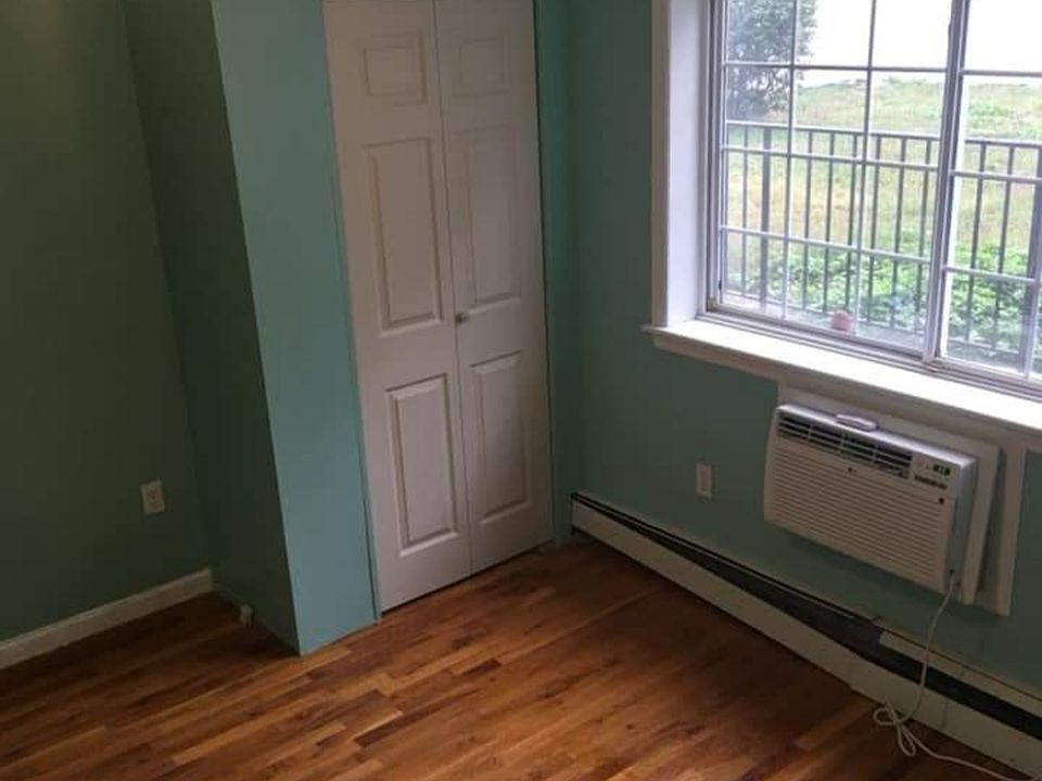 1st image of 656 E 232nd St