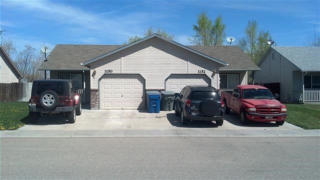 2nd image of 1150/1152 NW Dogwood Cir