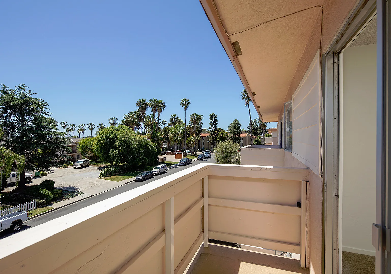 Emerald Manor Apartments — Photo 4
