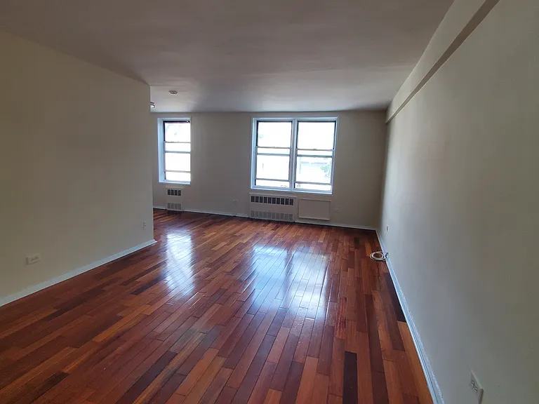 399 Ocean Pkwy #3J — Photo 1